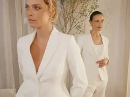 Jaka bluzka do garnituru damskiego? Stwórz look na każdą okazję.