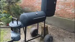 Grill z beczki DIY: Opłacalny poradnik budowy krok po kroku