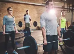 Trening siłowy: Ile kalorii spalisz i jak podkręcić metabolizm?