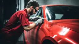 Jak profesjonalnie szpachlować samochód – uniknij błędów i zaoszczędź czas