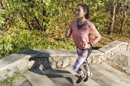 Bieganie w zimie? Odkryj sekrety komfortu i bezpieczeństwa!