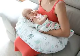 Jak używać poduszki do karmienia, aby uniknąć dyskomfortu i stresu