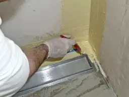 Jaką folię pod wylewkę wybrać, aby uniknąć problemów z wilgocią?