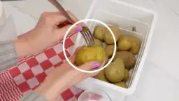 Jak podgrzać ziemniaki w mikrofali bez wysuszenia? Szybki i prosty sposób