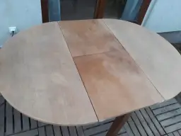 Jak odnowić stół fornirowany i uniknąć kosztownych błędów