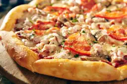 Prosty przepis na ciasto na pizzę - zrób pyszną pizzę w domu