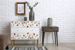 Jak zrobić decoupage na meblach - proste kroki do pięknych efektów