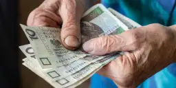 2300 netto ile to brutto emerytury? Sprawdź, ile naprawdę dostaniesz
