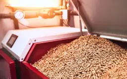 Jak ustawić optymalny nadmuch w piecu na pellet i uniknąć błędów spalania