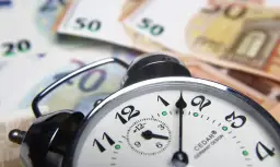 Doradca inwestycyjny: czy warto? Wybierz mądrze, poznaj alternatywy.