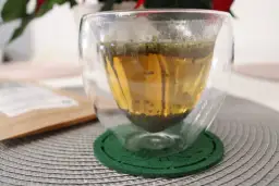 Domowa herbata majerankowa: prosty przepis na rozgrzewający napar