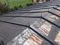 Guma w płynie na dach – skuteczna ochrona przed wilgocią i kosztami napraw