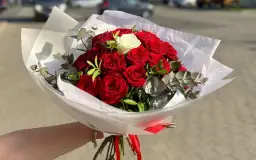 Kwiaty na Walentynki: Wybierz idealny bukiet i wyraź swoje uczucia