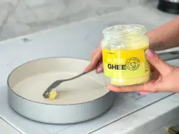 Najzdrowszy olej roślinny? Wybierz idealny do smażenia i sałatek!