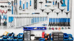 Jakie narzędzia do warsztatu wybrać, aby uniknąć niepotrzebnych kosztów?