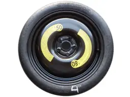 Gdzie jest koło zapasowe w VW Touran? Odkryj, by uniknąć problemów