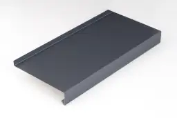 Element wykończeniowy z blachy w odcieniach grafitu, idealnie pasujący do kolorów ral 7024 a 7016.