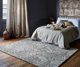 Jak ułożyć dywan w sypialni: 5 praktycznych sposobów i triki