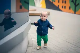 Jak modnie ubrać dziecko - praktyczne porady i inspiracje dla rodziców