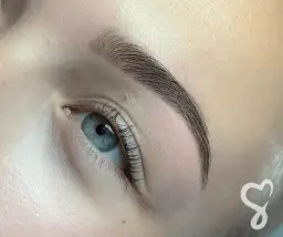 Henna pudrowa: Jak długo trzyma? Sekret trwałego efektu