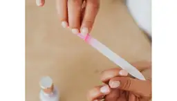 Jak ściągnąć sztuczne paznokcie bez uszkodzenia naturalnych paznokci