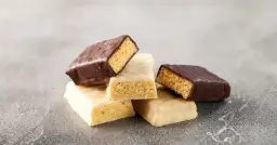 Batony proteinowe dla dzieci: Kiedy warto? Skład, ryzyka, alternatywy