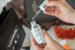 Jakie serum do cery mieszanej: skuteczne składniki dla zdrowej skóry