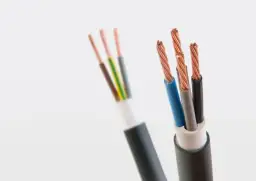 Jakie przewody do bramy dwuskrzydłowej? Kluczowe informacje i porady