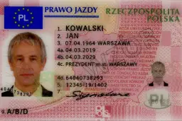 Jakie zasady jazdy obowiązują po zdaniu prawa jazdy? Uważaj na te przepisy!