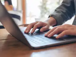 Jak cofnąć zmiany w WordPress i uniknąć utraty danych – prosty poradnik