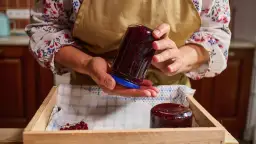 Jak pasteryzować soki w piekarniku? Poznajemy te domowe triki