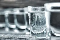 Czy legitymacja studencka wystarczy do kupna alkoholu? Sprawdź fakty