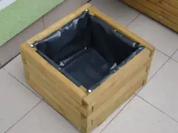 Jak zrobić donice drewniane - proste kroki i niezbędne materiały