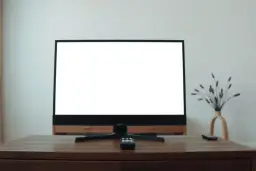 Jak zresetować telewizor Manta bez pilota i uniknąć problemów z ustawieniami