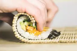 Gdzie kupić produkty do sushi? Najlepsze miejsca i okazje na zakupy