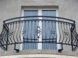 Ile kosztuje balustrada na balkon? Sprawdź ceny i oszczędzaj