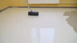 Ile schnie wylewka samopoziomująca szybkoschnąca? Sprawdź to!