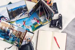 Wywoływanie zdjęć: Jak wybrać metodę online, fotokiosk czy domowy druk?