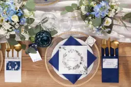 Elegancki stół komunijny dla chłopca: Trendy 2025 i inspiracje