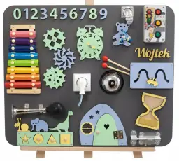 Tablica sensoryczna – jak wspiera rozwój dziecka i jego zmysły