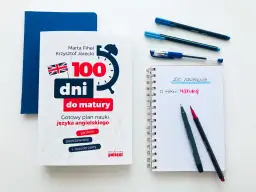 Książka "100 dni do matury" z języka angielskiego, notatnik z listą zadań i długopisy. Idealny zestaw do nauki angielskiego w miesiąc.