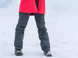 Jakie spodnie w góry zimą? Wybierz idealne i bezpieczne!