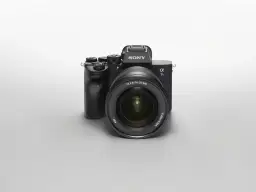 Profesjonalny aparat Sony a7 S3 z obiektywem FE 2.8/16-35 GM.
