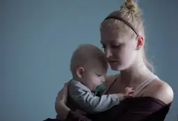 Na jaka pomoc może liczyć samotna matka w trudnych chwilach?