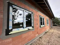 Ciepłe parapety czy warto je montować, aby zaoszczędzić na ogrzewaniu?