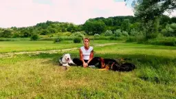 Kiedy zacząć szkolić szczeniaka? Odpowiedź Cię zaskoczy!