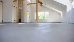 Ile waży wylewka betonowa? Sprawdź, żeby uniknąć kosztów!