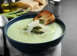 Jak zrobić zupę krem ze szparagów - prosty przepis na wyjątkowy smak