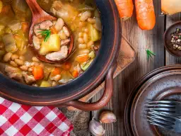 Ile kcal ma zupa fasolowa? Zaskakujące różnice w kaloryczności