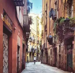 Barcelona: Gdzie spać? Dzielnice na każdą kieszeń i styl